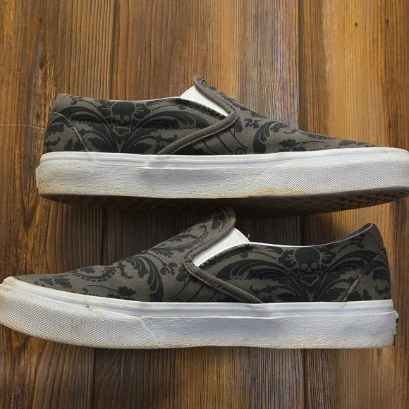 Vans Women's Slip-On Sneakers - Black and Green Pattern Skull - Picture 2 of 6